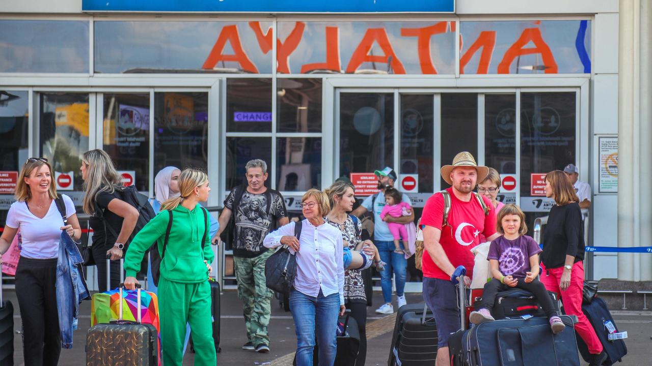 Antalya 8 milyon 11 bin 828 turist ağırladı