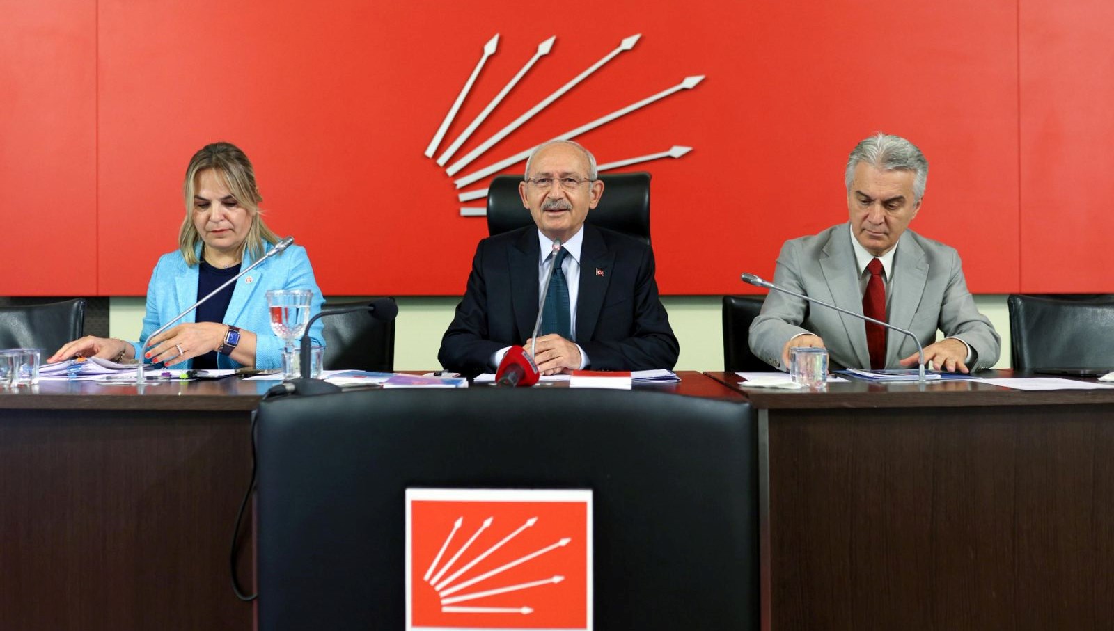CHP Parti Meclisi’nde kritik toplantı: Görevden alınan başkanların itirazları reddedildi