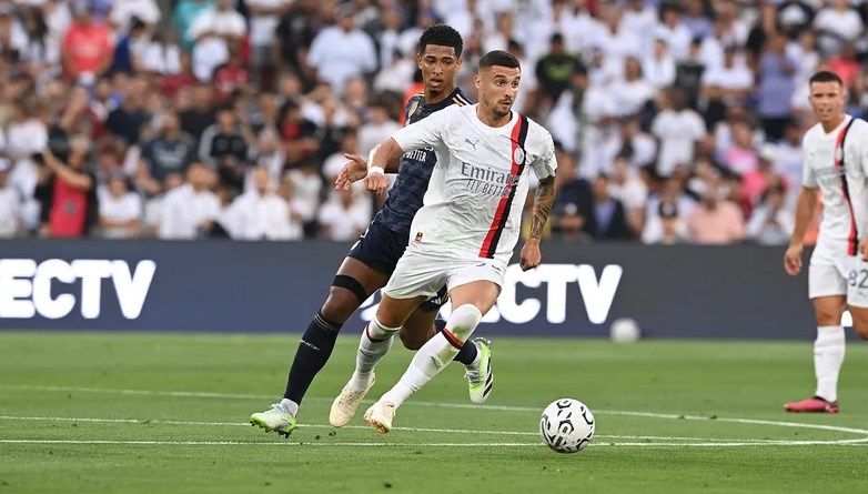 Rade Krunic kimdir? Fenerbahçe’nin transfer listesinde olan Rade Krunic kaç yaşında, hangi mevkide oynuyor?