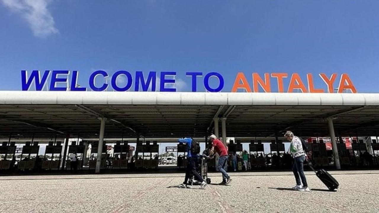 Antalya’ya 7 ayda 8 milyon 184 bin 89 turist