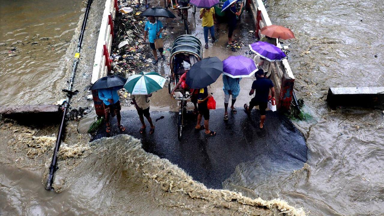 Bangladeş’teki muson yağmurları onlarca cana mal oldu