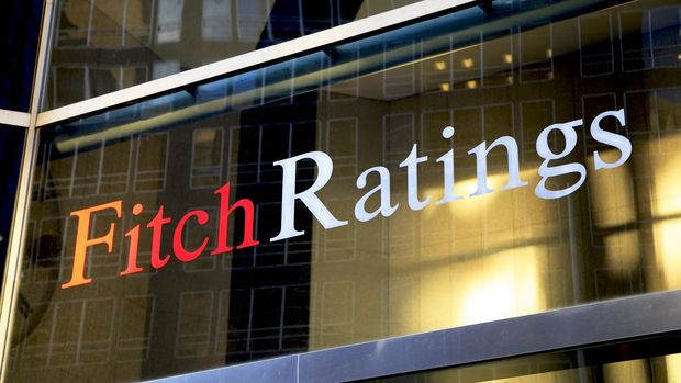 Fitch: Yapışkan enflasyon İngiltere’de faiz oranlarını etkiliyor