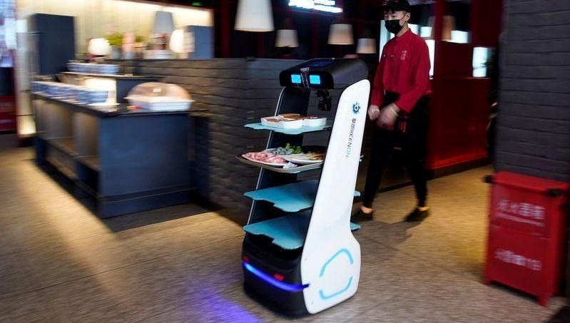 Güney Kore’de garson robotlar istihdam sorununa yol açtı