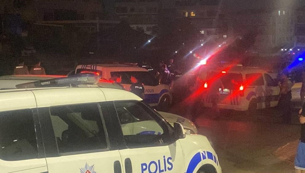 Kocaeli’de ekiplerin durdurduğu araçtan ateş açıldı: 1 polis yaralı