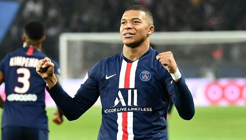 Kylian Mbappe bu sezon Paris Saint Germain’de kalıyor