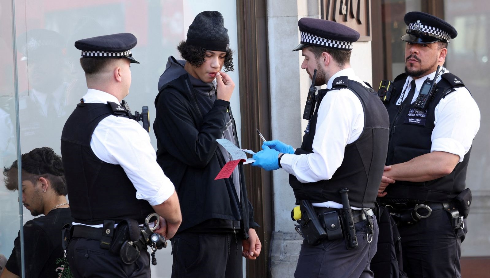 Londra polisinde görevli 47 bin çalışanın bilgileri risk altında