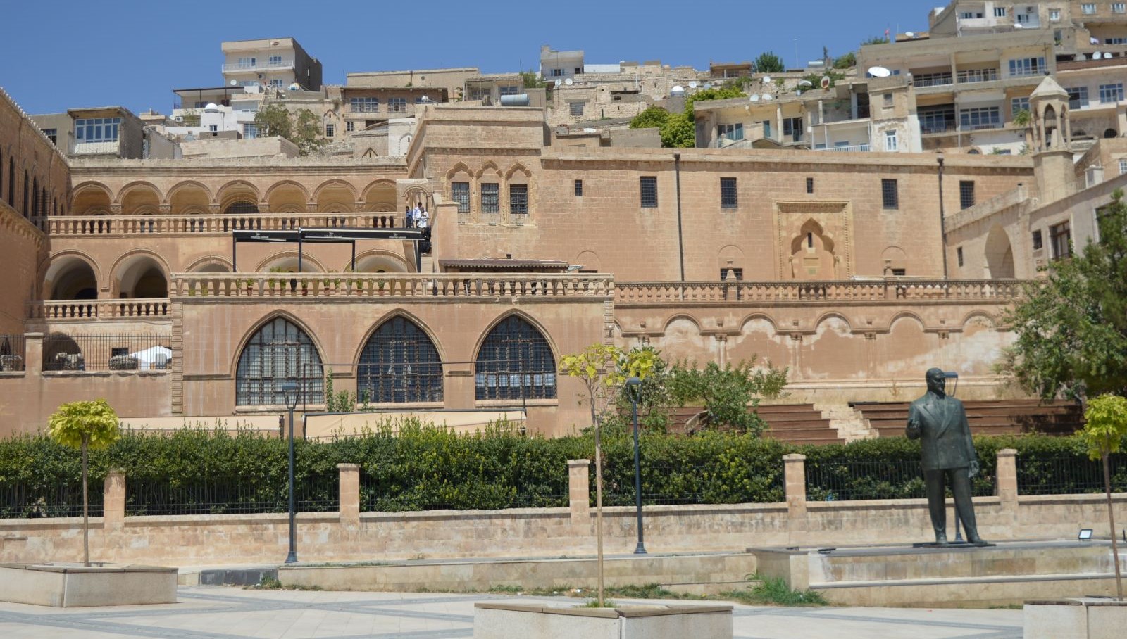 Mevsim normallerinin üzerindeki sıcaklık Mardin turizmini olumsuz etkiledi