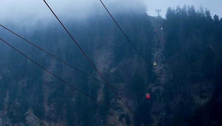 Pakistan’da teleferik kazası: 8 kişi havada mahsur