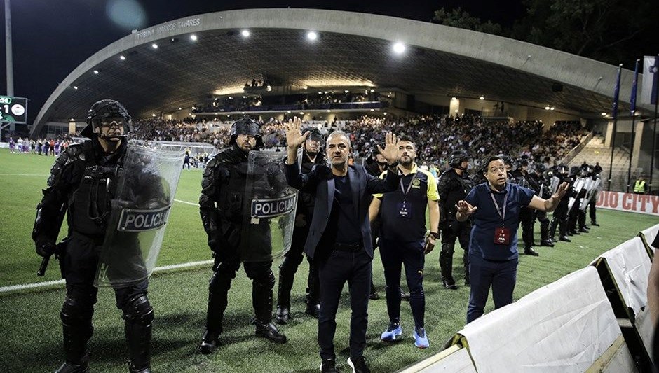 UEFA’dan Fenerbahçe’ye ceza