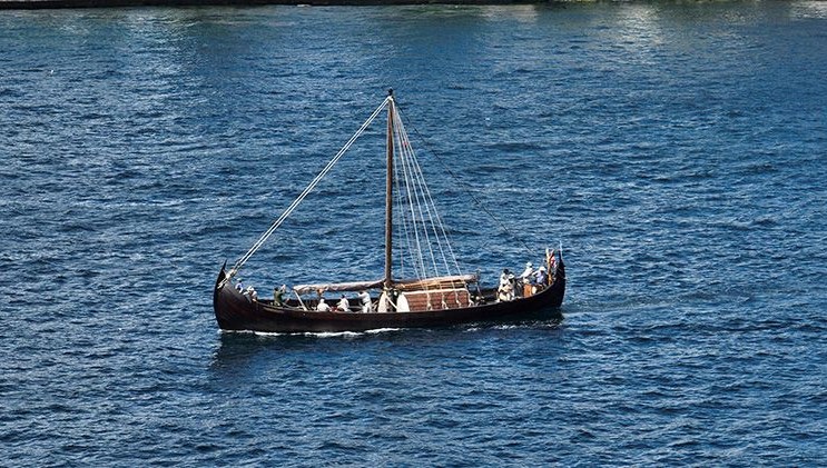 Viking yelkenlisi Boğaz’a demir attı