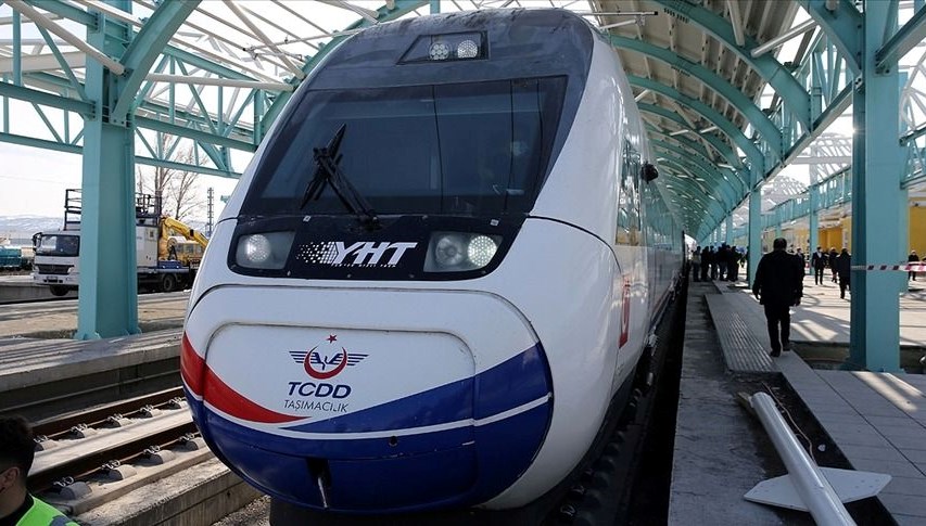 Ankara-İzmir Hızlı Tren Hattı bir yıl erken bitirilerek 2027’de hizmete girecek