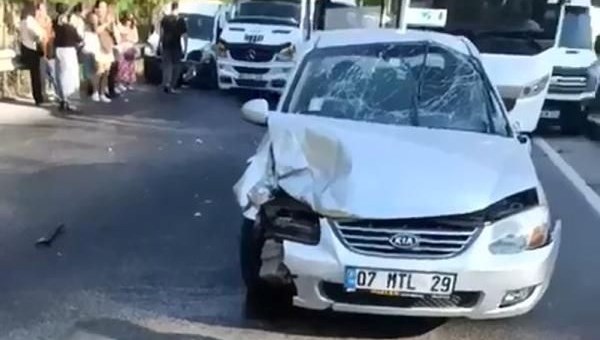 Antalya’da 12 aracın karıştığı zincirleme kaza