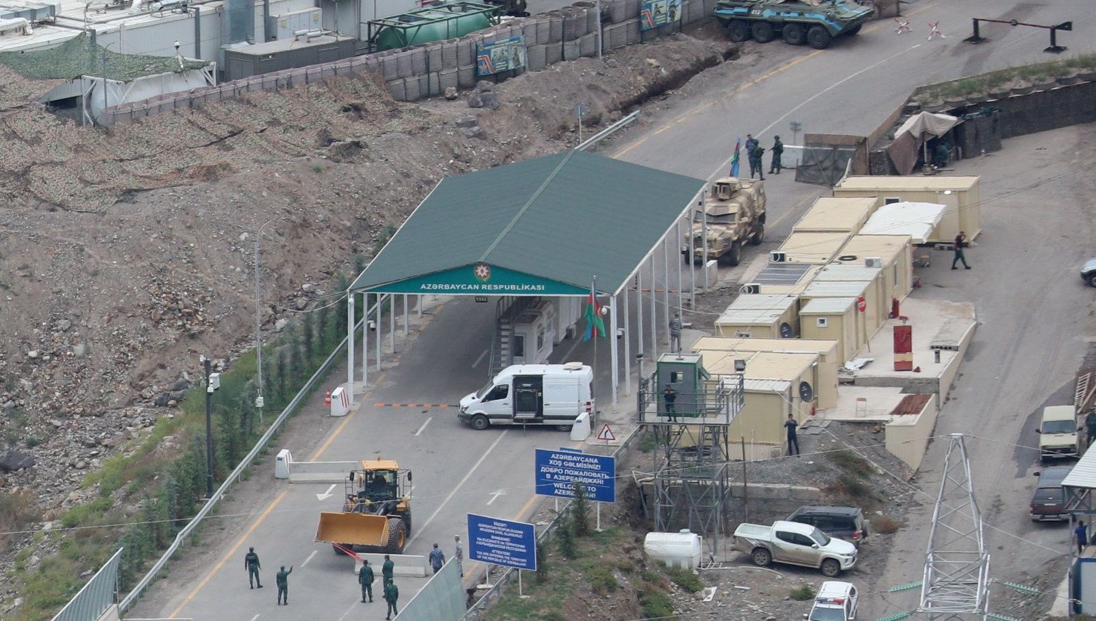 Azerbaycan: Ermenistan silahlı kuvvetleri personeli Karabağ’dan Ermenistan’a geçecek