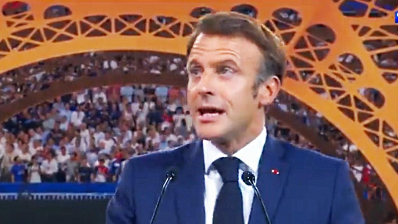 Macron, Fransa’daki Rugby açılış töreninde yuhalandı