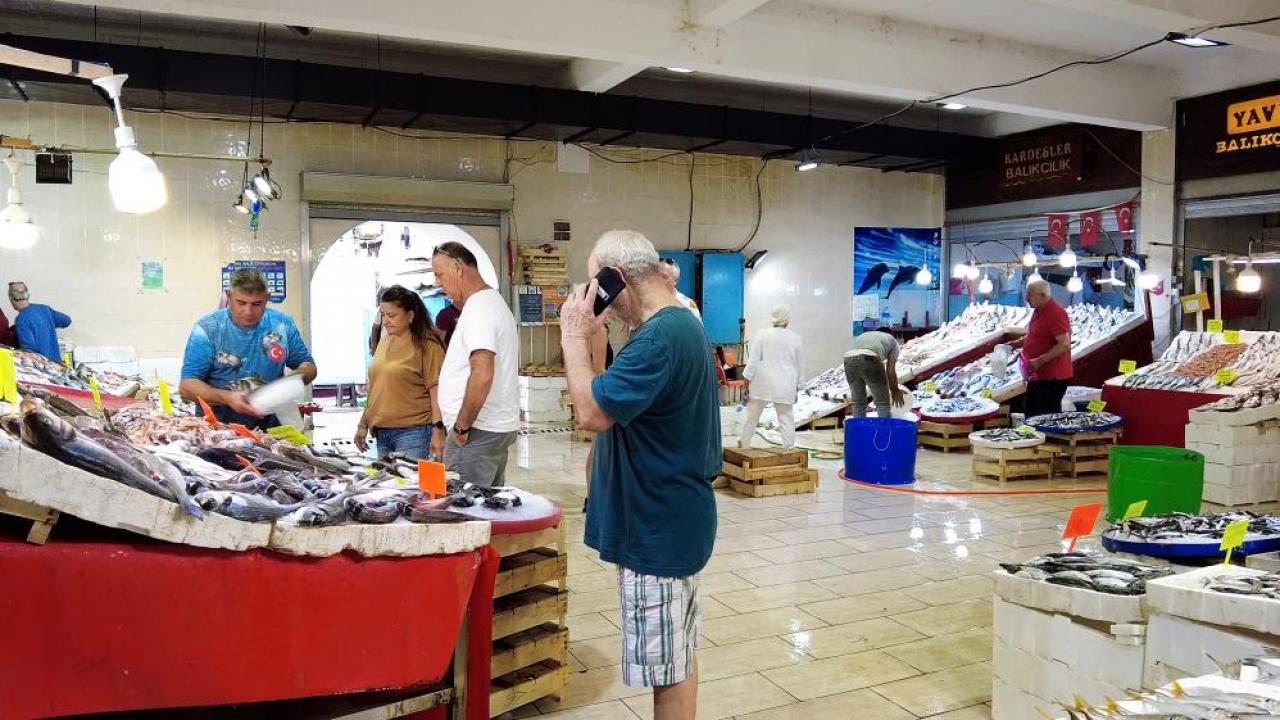 Tezgahlarda balık bolluğu: ‘Fiyatlar yarı yarıya düştü’