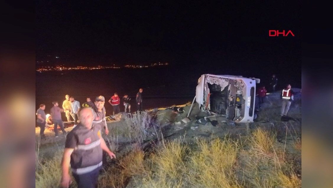Van’da katliam gibi kaza: 5 ölü, 30 yaralı