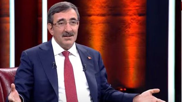 Yılmaz: Vergide mevcut yapıyı tartışmalıyız