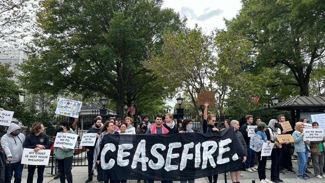 ABD’de yüzlerce kişi, İsrail’in Gazze’deki saldırılarını Beyaz Saray önünde protesto etti