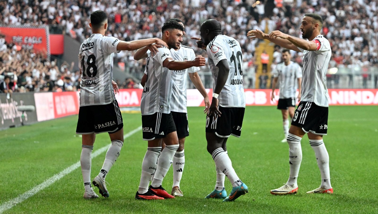 Beşiktaş’ta 2 futbolcu Galatasaray derbisinde yok, 2 isim dönüyor