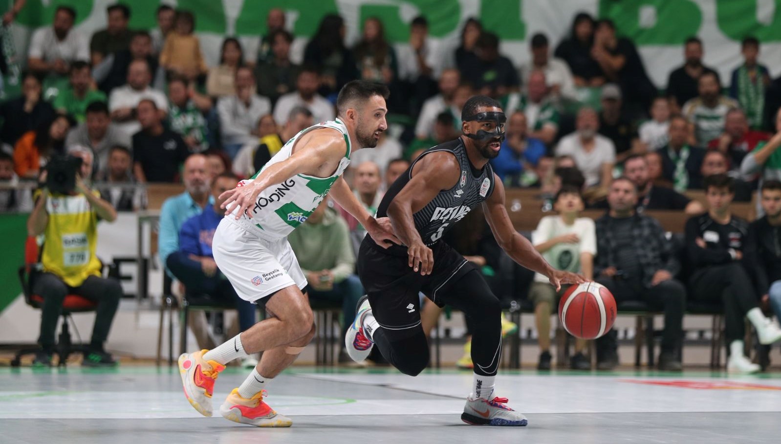 Beşiktaş’tan yayıncı kuruluşa kınama: “Özür dilemeye davet ediyoruz”