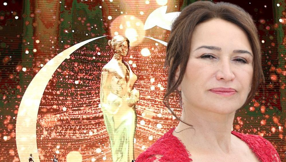 Demet Akbağ Altın Portakal Film Festivali jüri başkanlığı görevinden ayrıldı
