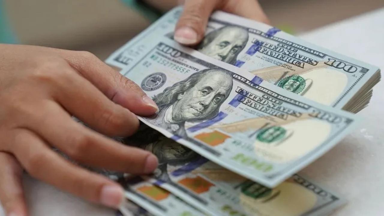 Dolar ve Euroda günün ilk rakamları