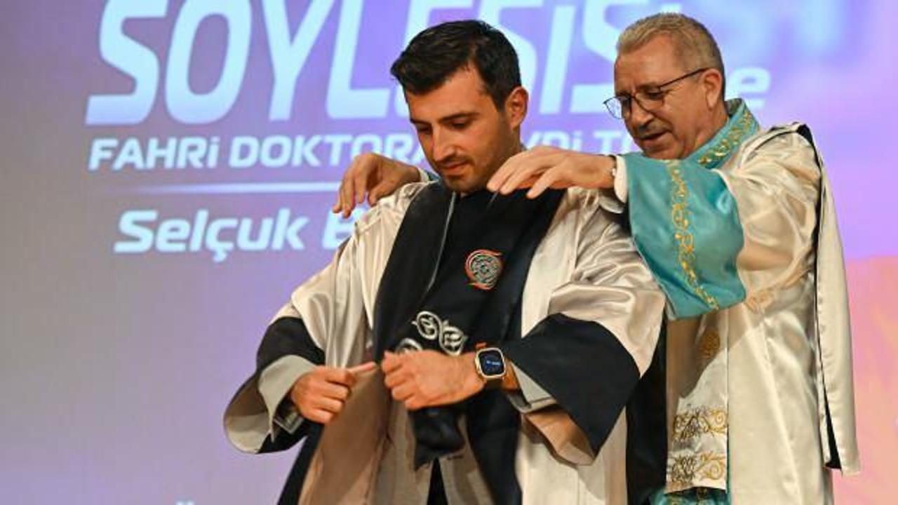 Ege Üniversitesi, Selçuk Bayraktar’a “fahri doktora” unvanı verdi