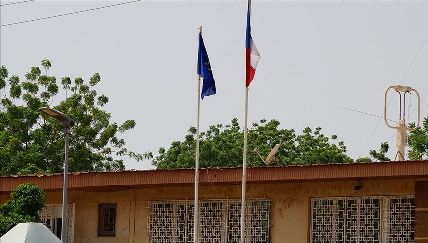 Fransa’nın Niamey Büyükelçisi Paris’e döndü