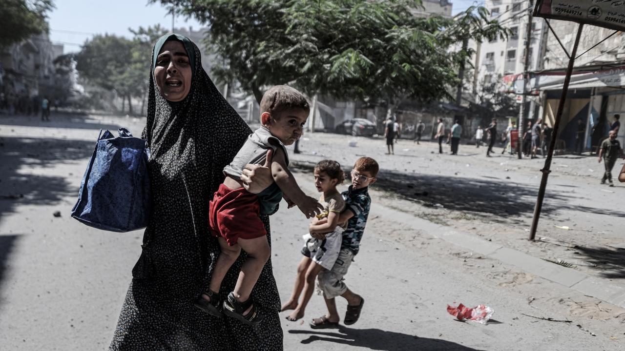 Gazze’de hamile kadınlar İsrail saldırıları nedeniyle zor şartlarda doğum yapıyor