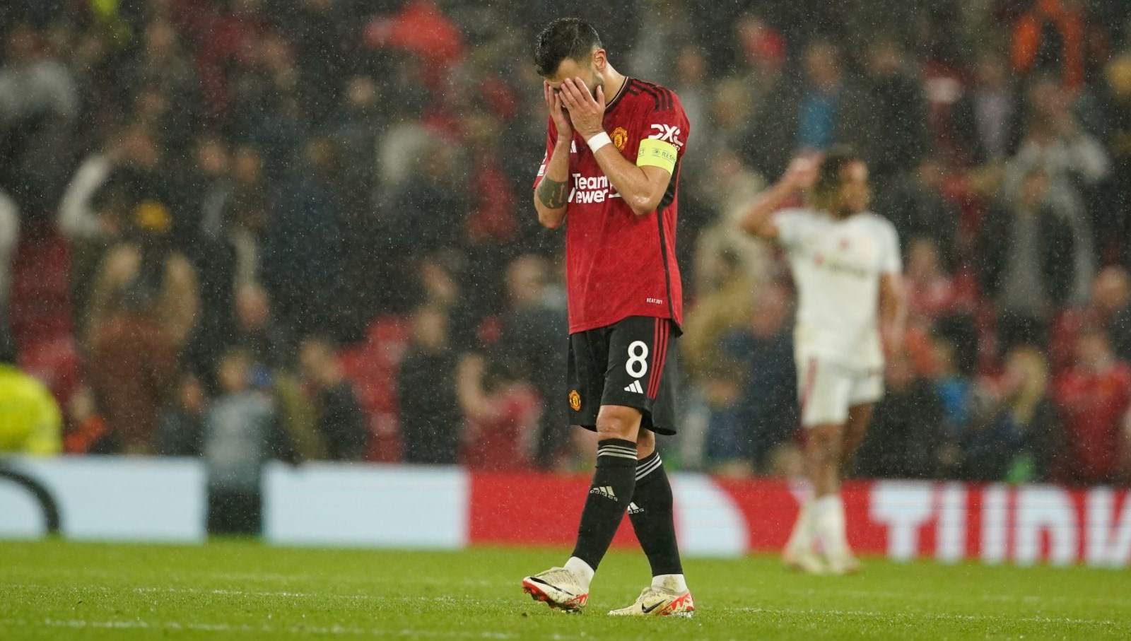 İngiltere basını Galatasaray’ın Manchester United zaferini manşetlere taşıdı: 30 yıl sonra cehennem