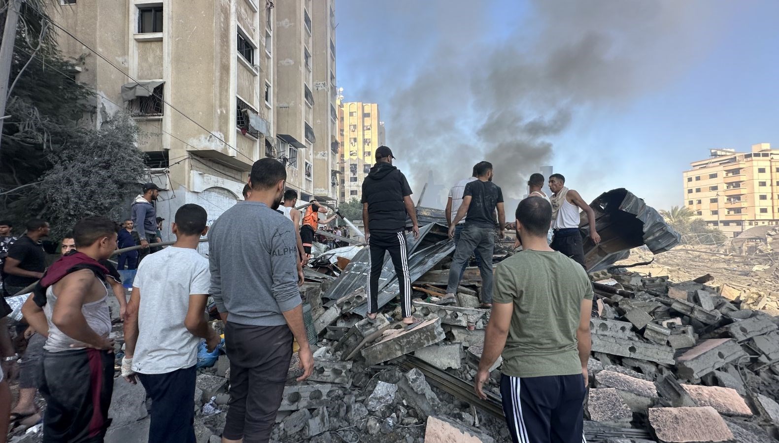 İsrail, Gazze’de bu kez de camiyi hedef aldı: Ölü ve yaralılar var