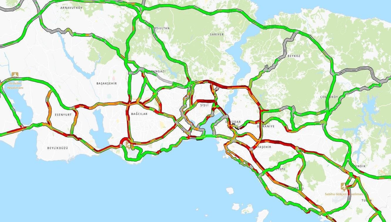 İstanbul’da iş çıkışı trafik yoğunluğu