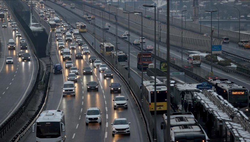 İstanbul’da mesai sonu trafik yoğunluğu