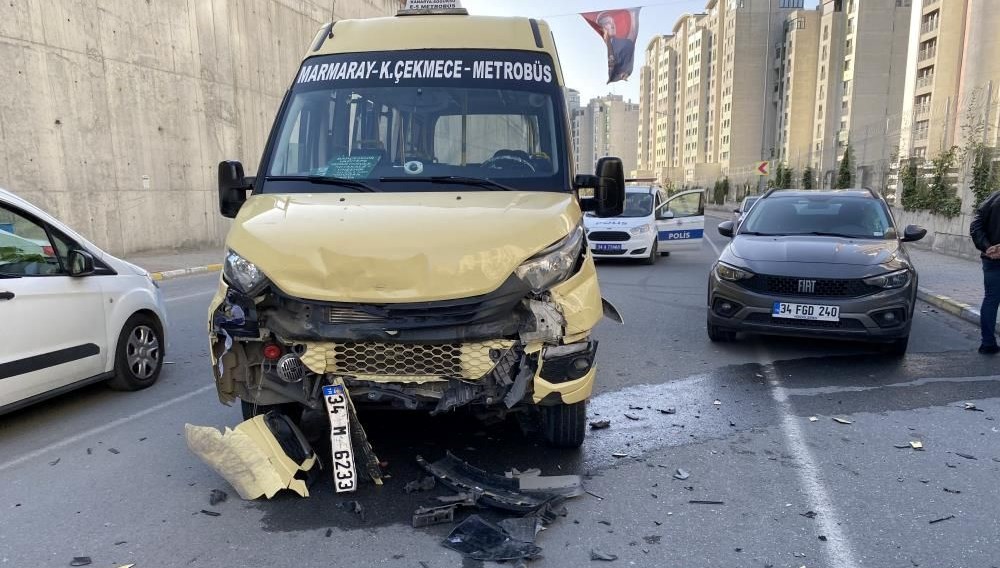 İstanbul’da minibüs kazası: 4 yaralı