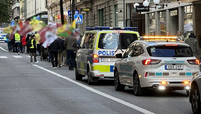 İsveç’te skandal görüntüler: Terör örgütü PKK/YPG yandaşları eylem yaptı