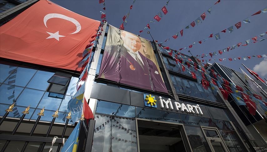 İYİ Parti bazı yerlerde belediye başkanı adaylarını anketle belirleyecek