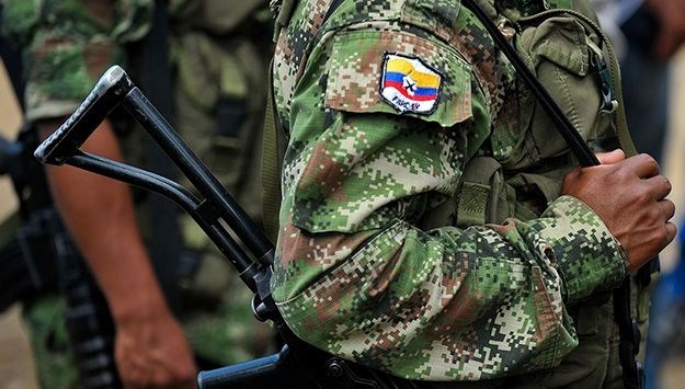 Kolombiya’da hükümet, eski FARC üyelerine yönelik tüm operasyonları askıya aldı