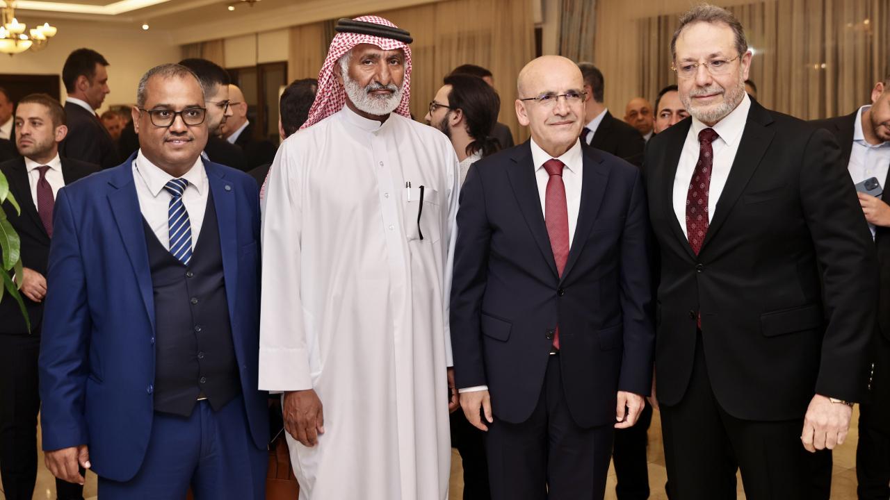 Mehmet Şimşek, Doha’da yatırım toplantısına katıldı