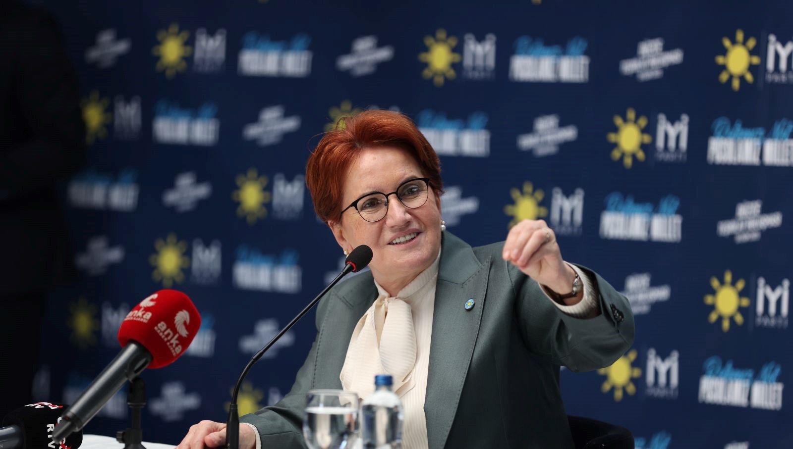 Meral Akşener’den CHP’ye tezkere eleştirisi