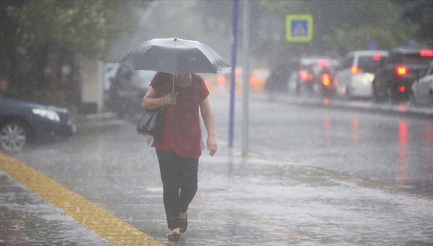 Meteoroloji’den 12 ile sarı kodlu uyarı: Kuvvetli yağış ve toz taşınımı bekleniyor