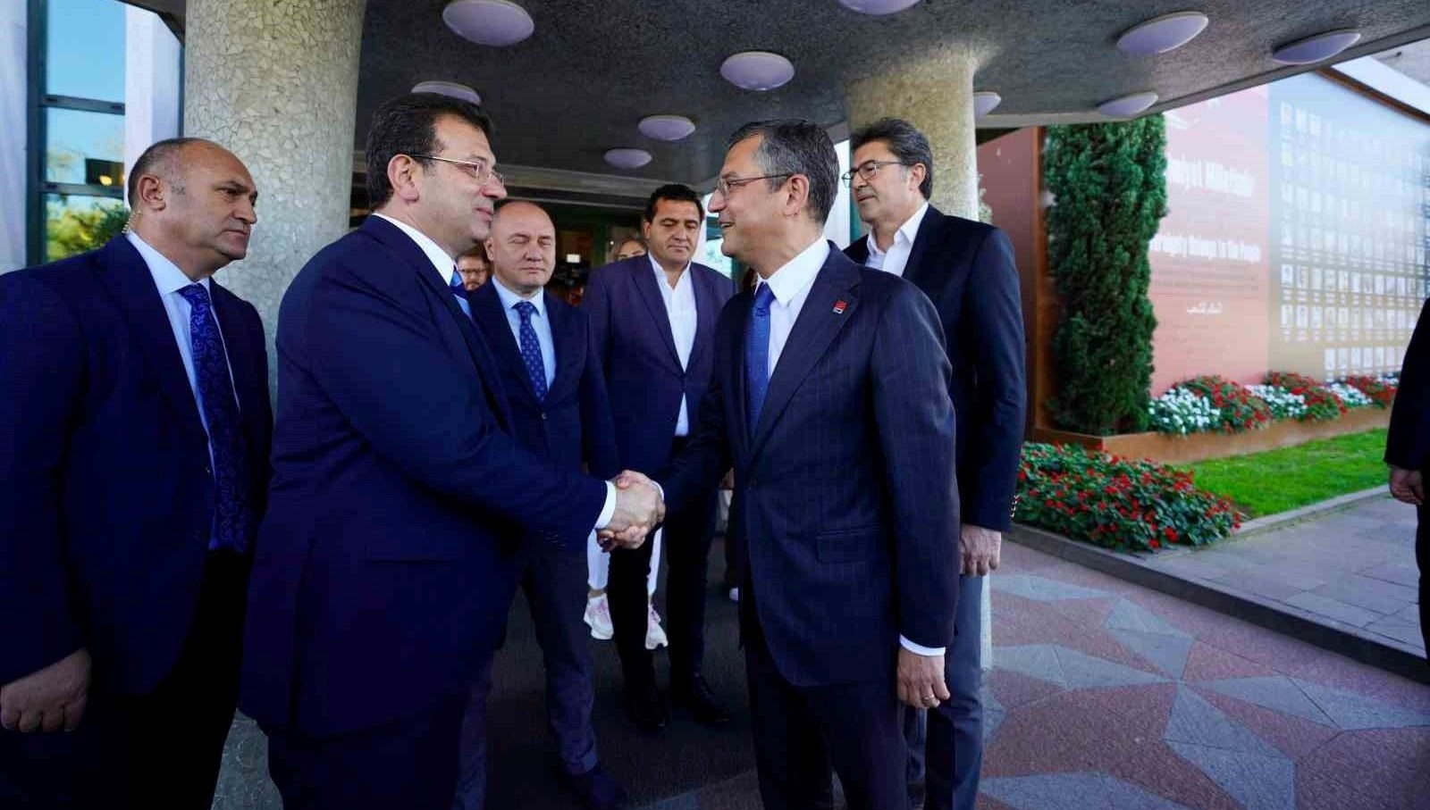 Özgür Özel’den “İmamoğlu” açıklaması: Olumlu bakarız