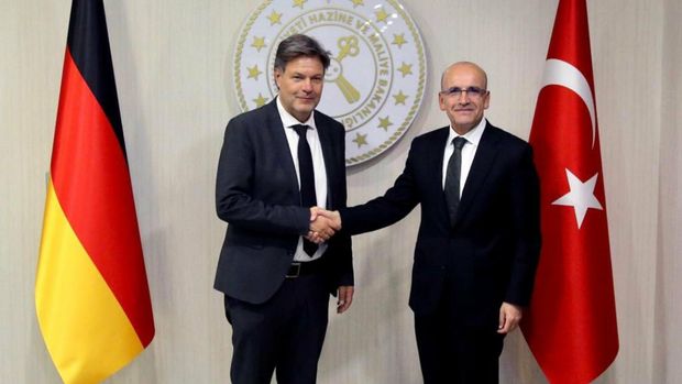 Şimşek, Alman Bakanla yatırım imkanlarını değerlendirdi