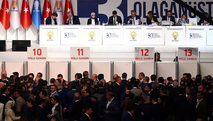 Siyasette kongre mevsimi | AK Parti Ekim’de, CHP Kasım’da kongreye gidecek