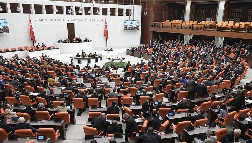 TBMM’de gündem yoğun: Çalışmayan emekliye 5 bin TL ve bütçe mesaisi