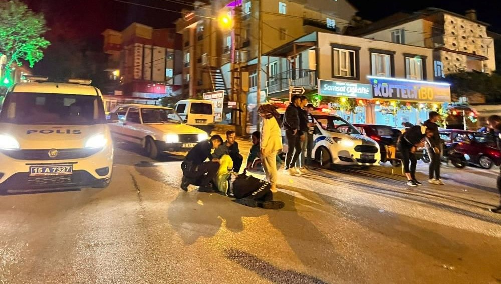 Uygulamadan kaçmaya çalışan sürücü dehşet saçtı: 2’si polis 4 yaralı