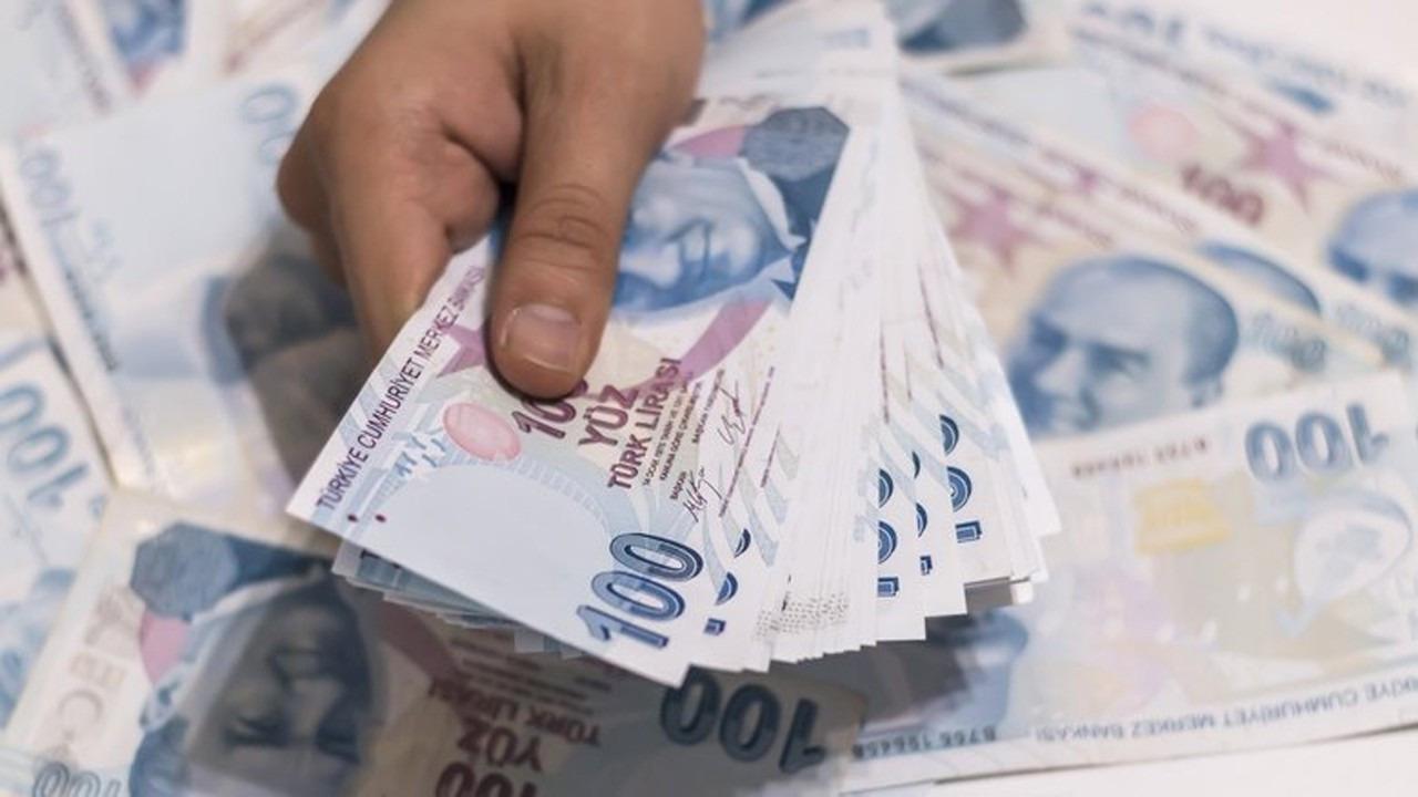 Çalışan emeklilere 5 bin lira düzenlemesi yeni yıl öncesi yasalaşacak