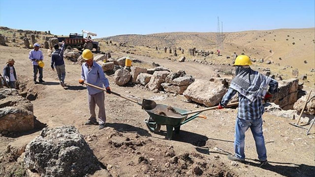 Diyarbakır’da içinde 46 mezarın olduğu 1500 yıllık kilise kalıntısı bulundu