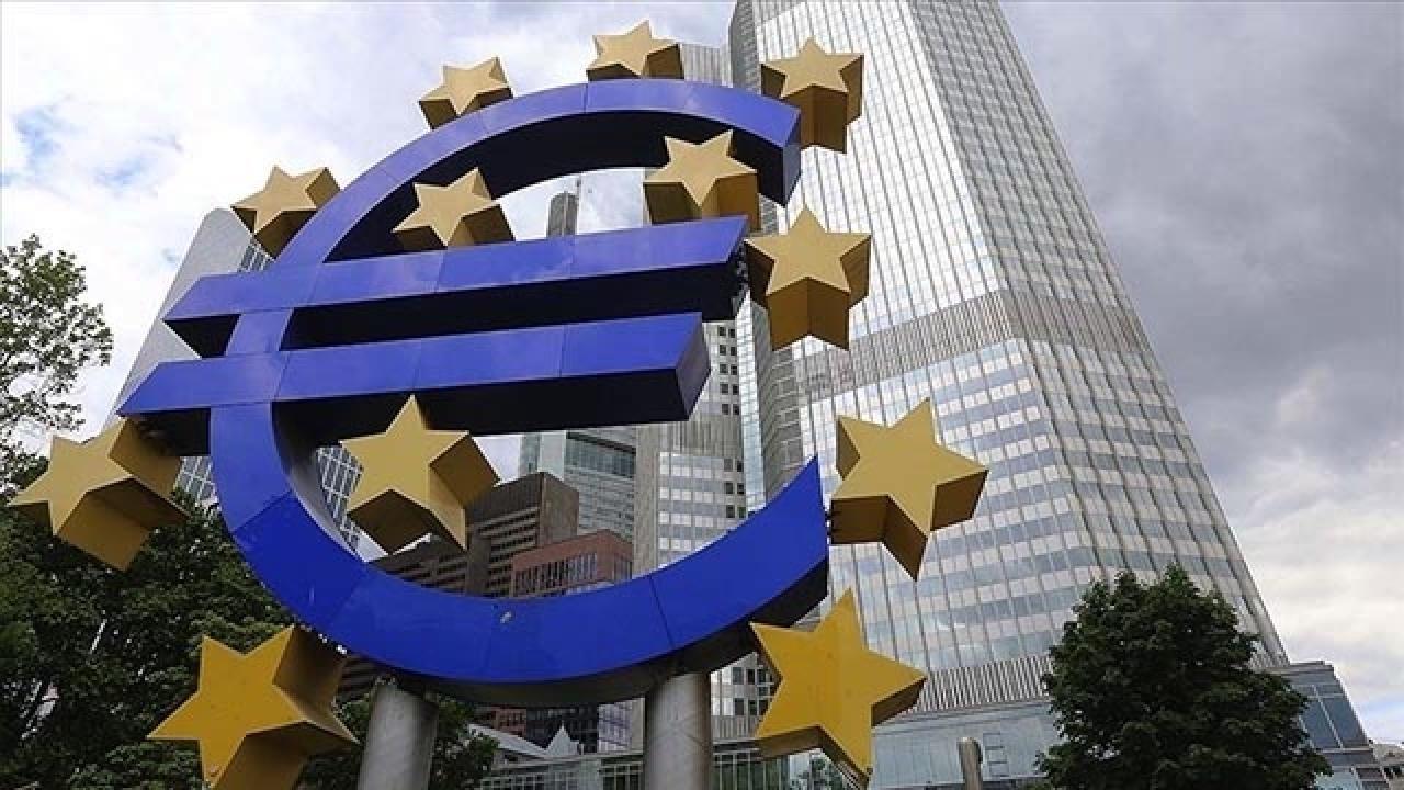 ECB’nin enflasyon tahmini yükseldi