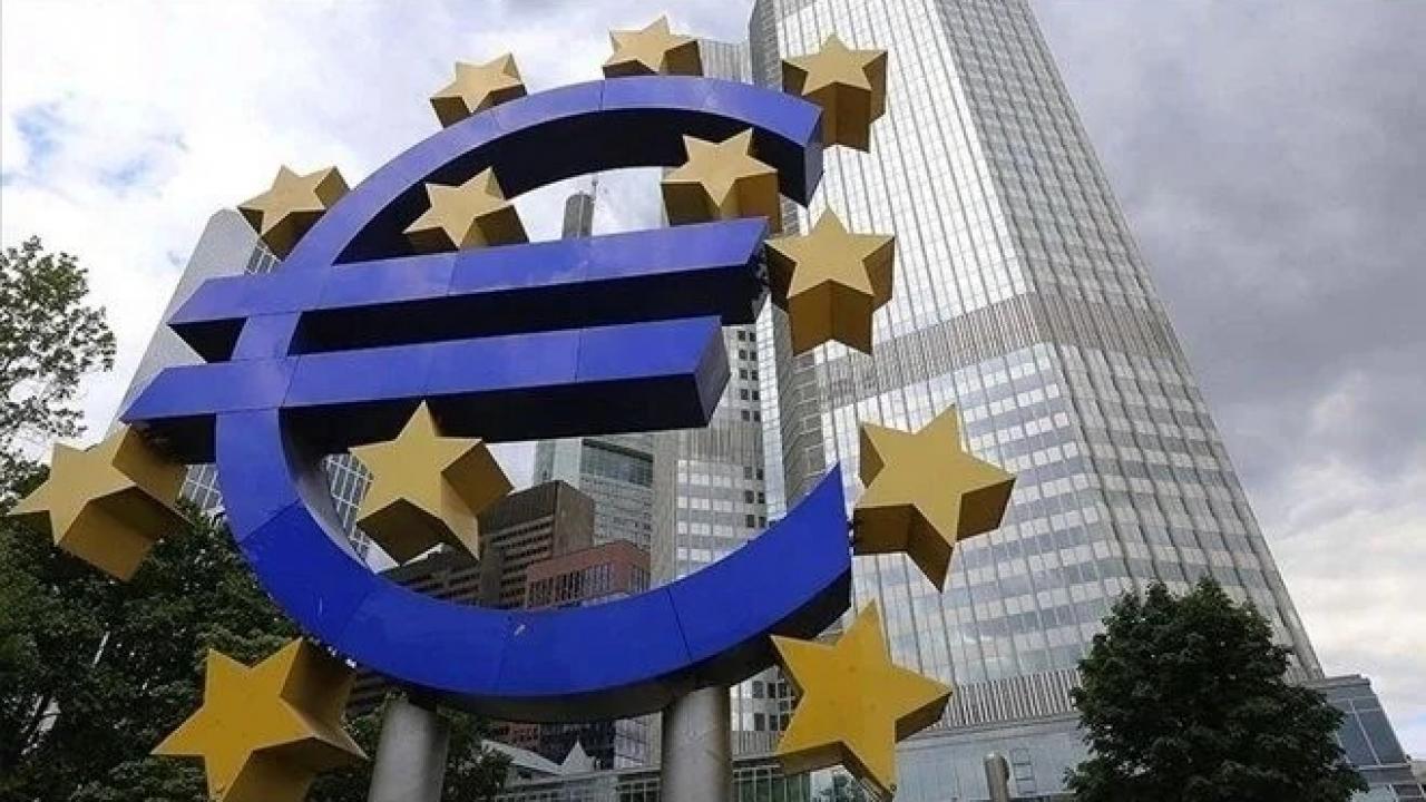 Euro Bölgesi’nde yatırımcı güveni aralıkta yükseldi