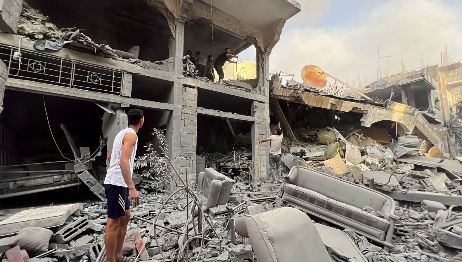 Gazze’de tamamen yıkılan konut sayısı 32 bin oldu